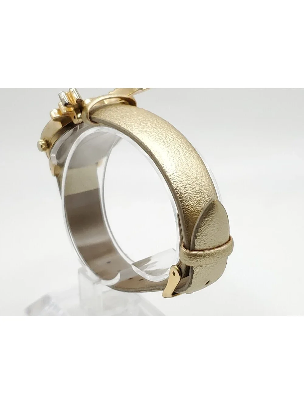 Charming Charlie Reindeer Quartz Womens Watch New Battery Gold Tone 28mm